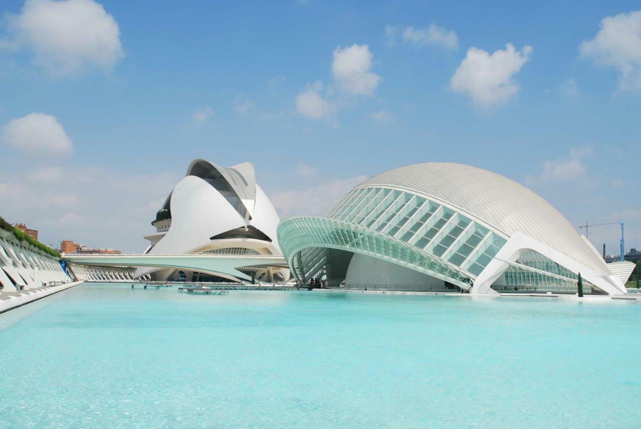 Opera House Valencia B&B Exteriör bild